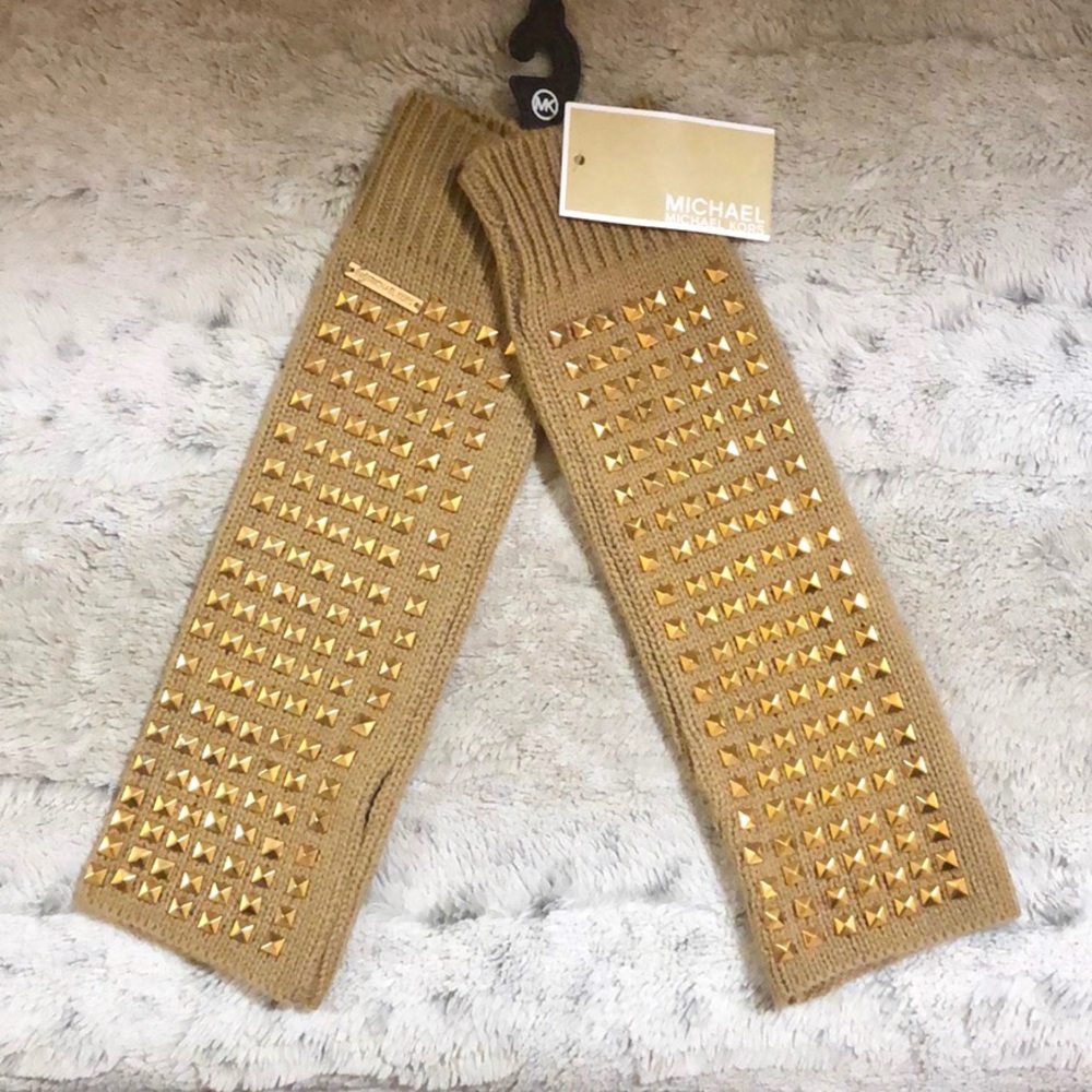 MICHAEL KORS-Pyramid Studded Arm Warmers